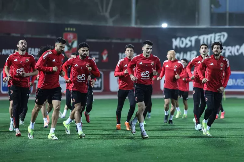 استمرار كامويش وظهور زيزو.. قائمة النادي الأهلي لمواجهة الترجي التونسي 